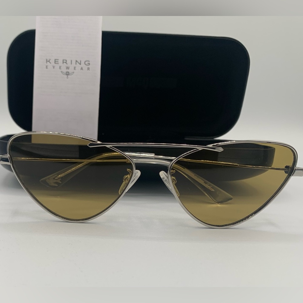 Alexander McQueen Cat Eye Sunglasses MQ0204s